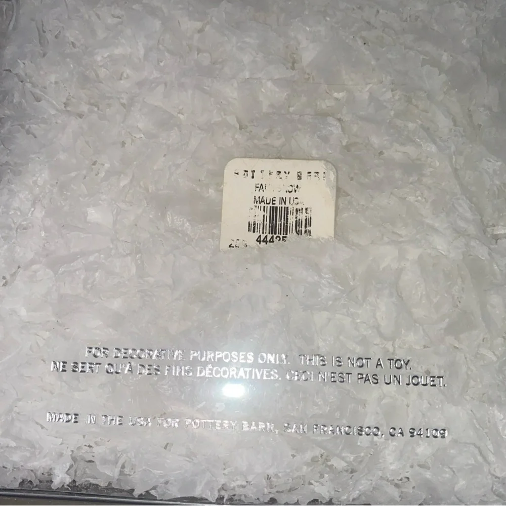 Pottery Barn White Faux Snow Christmas Holiday 5.5‎ Oz New In Box